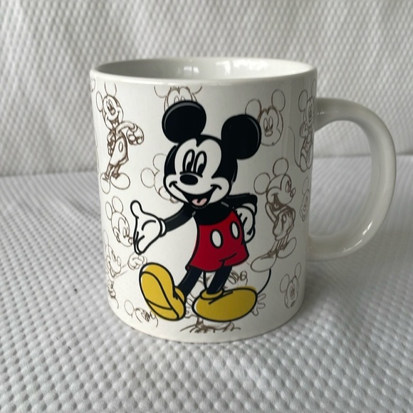 Disney Collectable  16 oz Mug Featuring Mickey Mouse. - Picture 2 of 6